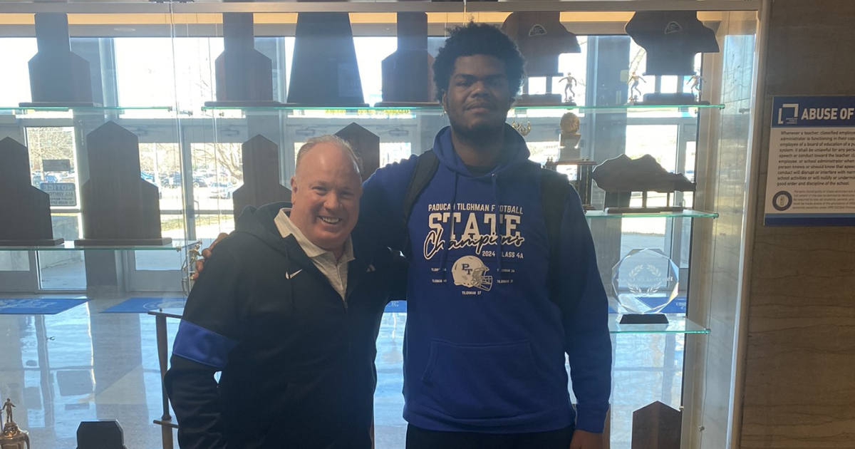 Mark Stoops (left) and Jarvis Strickland - @coachthomp9