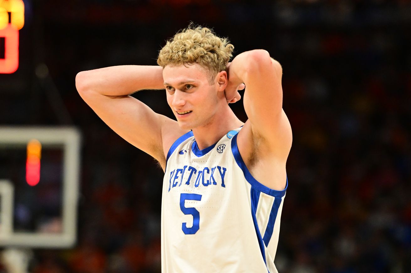 NCAA Basketball: NCAA Tournament Second Round-Illinois at Kentucky