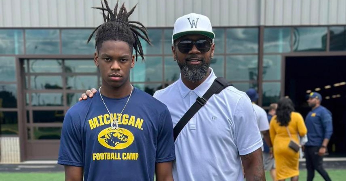 harles Woodson visits Michigan for the BBQ at The Big House. Photo Credit: (Chris Ewald Jr./Twitter)