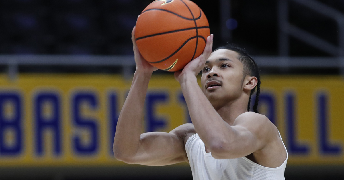 Mar 8, 2025; Pittsburgh, Pennsylvania, USA; Pittsburgh Panthers guard Jaland Lowe (15) warms up before the game against the Boston College Eagles at the Petersen Events Center. Mandatory Credit: Charles LeClaire-Imagn Images