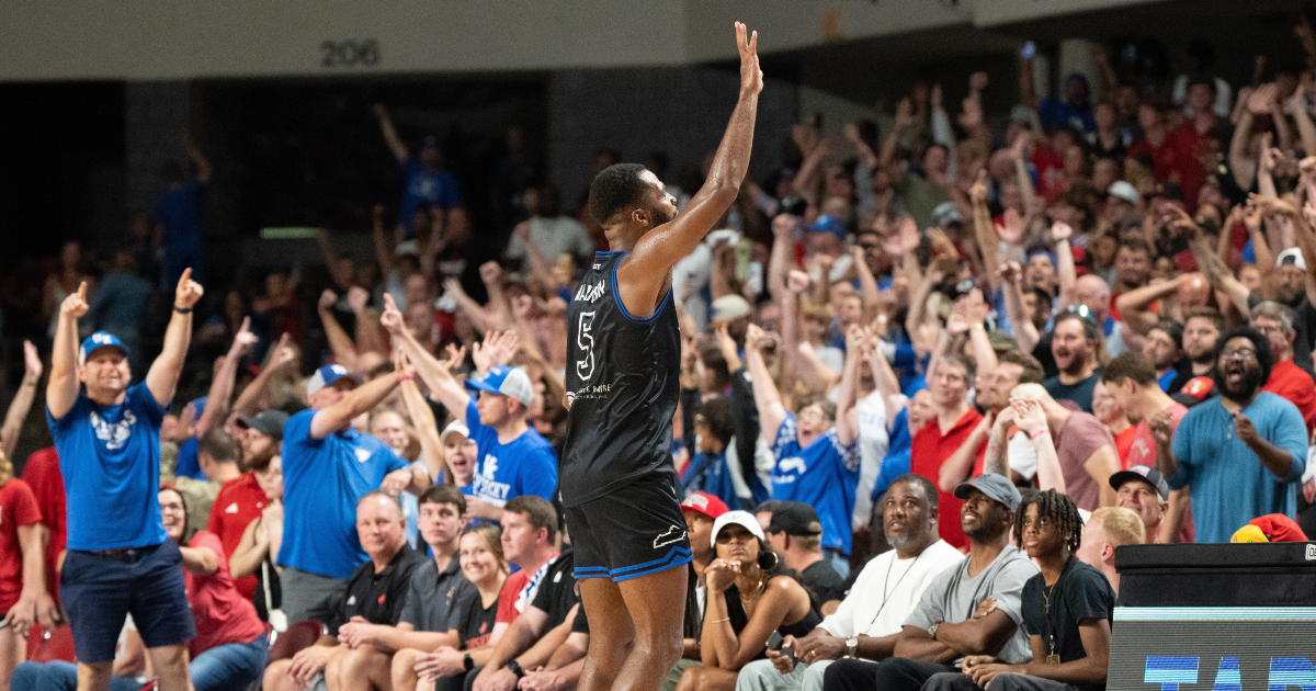 La Familia's Andrew Harrison (5) celebrates shooting the game winning point ending the game 70-61 against The Ville on Monday, July 29, 2024 at Freedom Hall in Louisville, Ky. - © Clare Grant/Courier Journal / USA TODAY NETWORK