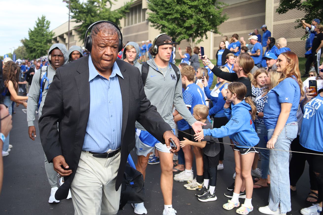 COLLEGE FOOTBALL: SEP 24 NIU at Kentucky