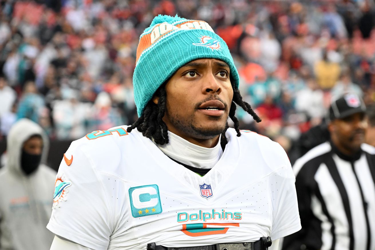Miami Dolphins v Cleveland Browns