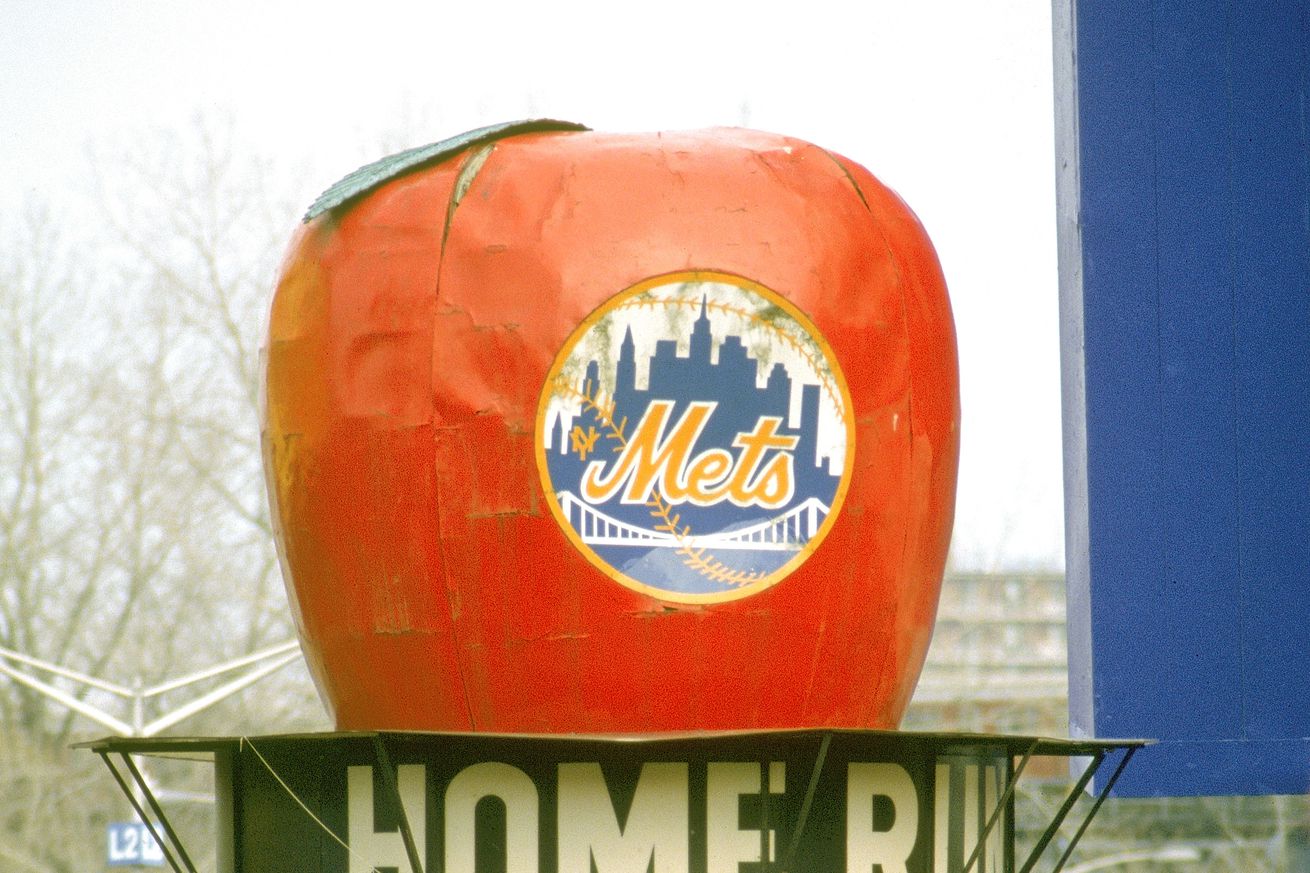 New York Mets - Home Run Apple
