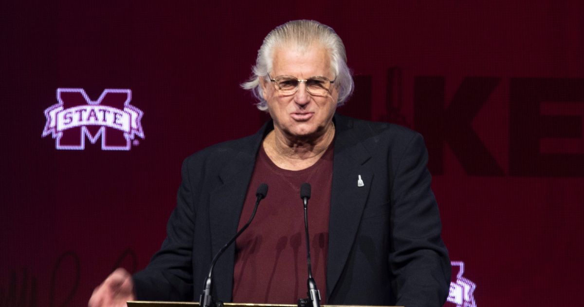 Hal Mumme, former football coach at Iowa Wesleyan, Valdosta State and Kentucky, shares memories of Mississippi State football coach Mike Leach during a memorial service in Humphrey Coliseum at MSU in Starkville, Miss., Tuesday, Dec. 20, 2022. Coach Leach died on Dec. 12. © Barbara Gauntt/Clarion Ledger / USA TODAY NETWORK