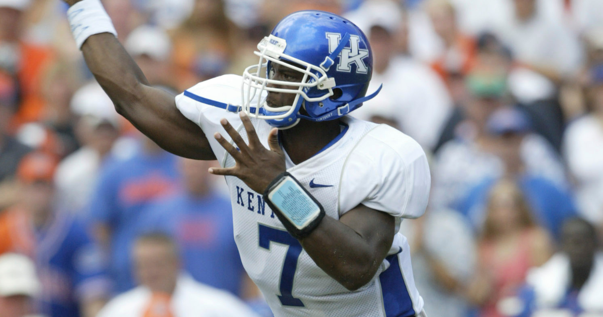 Kentucky QB Shane Boyd throws a pass at The Swamp in 2004, via Jason Parkhurst-Imagn Images