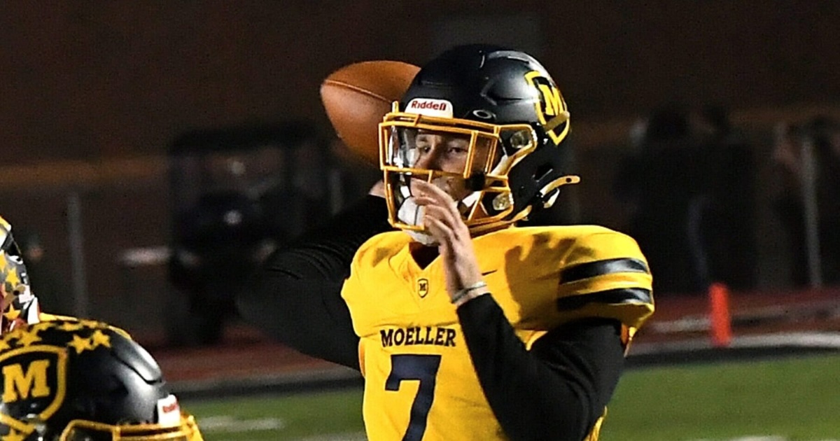 Matt Ponatoski eyes a touchdown pass for Moeller during the OHSAA Division I football regional semifinals Nov. 15, 2024, at Dwire Field in Mason, Ohio.
