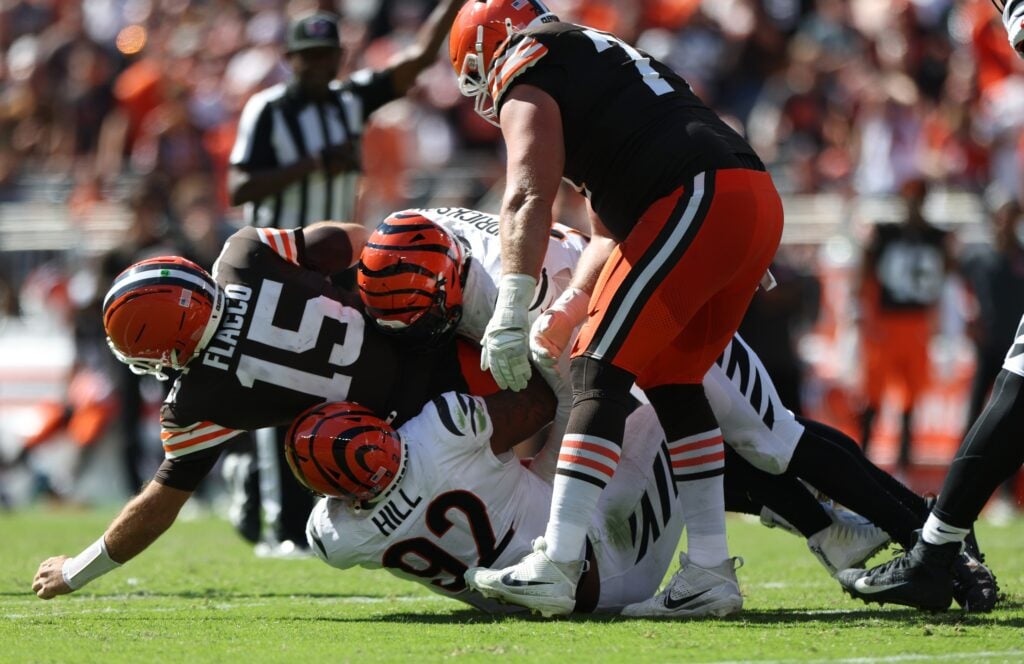 cowboys trey hendrickson trade